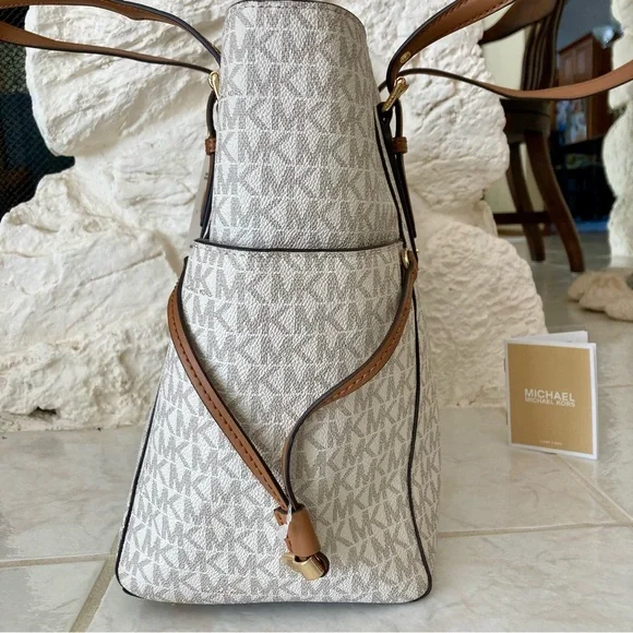 Michael Kors Voyager Tote in vanilla and acorn colors - Picture 10 of 15